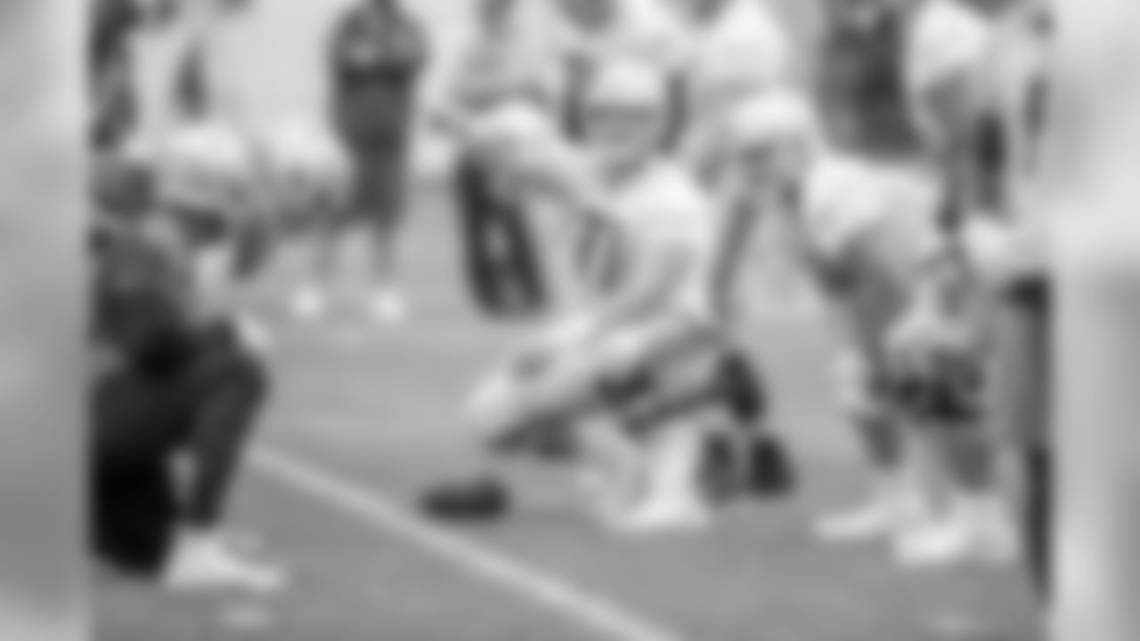 Detroit Lions offensive lineman Frank Ragnow (77) points out a defender during Day 7 of OTA practices on Thursday, June 13, 2019 in Allen Park, Mich. (Detroit Lions via AP)