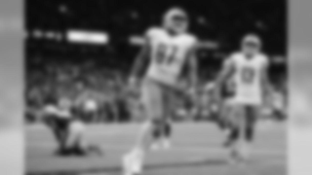22-yard catch, Week 6 at New Orleans