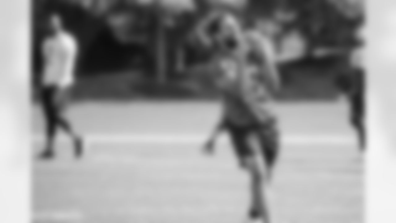 Dez Stewart