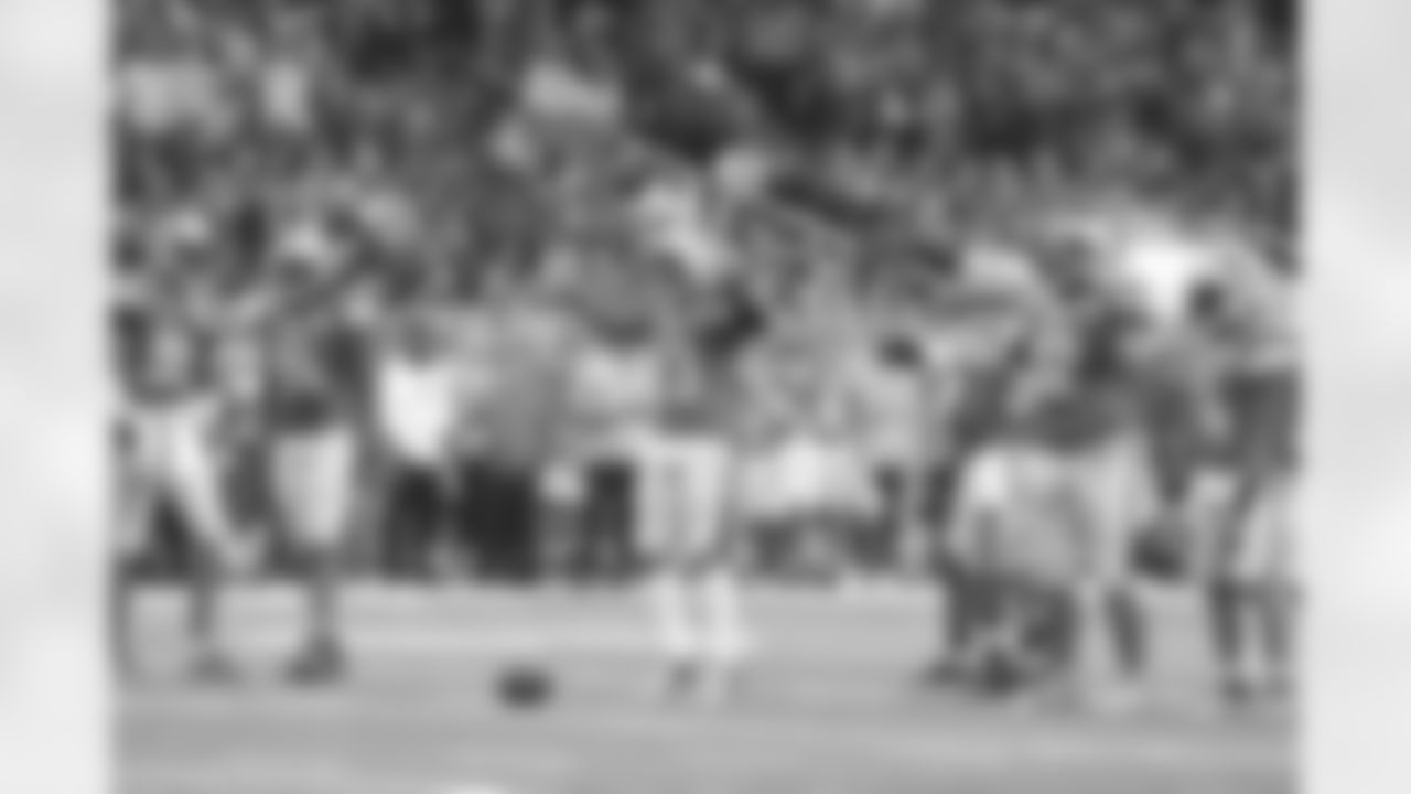 3rd-and-10+ yards conversion rate: 14% (3rd)