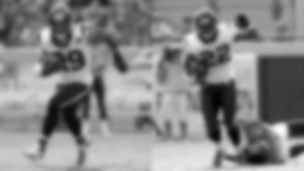 Lions S Glover Quin and Bears DB Sherrick McManis played in the same secondary for two seasons with the Texans from 2010-11. The duo helped the Texans claim the 2011 AFC South Division title and advance to the AFC Divisional playoffs against the Ravens.