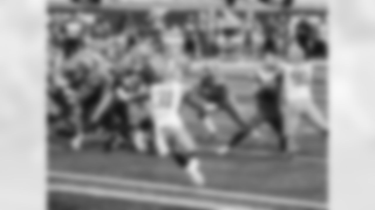 Detroit Lions running back D'Andre Swift (32) rushes for a touchdown during an NFL football game against the Green Bay Packers on Sunday, Dec. 13, 2020 in Detroit. (Detroit Lions via AP).