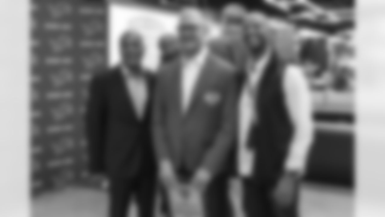 Lions Legend Aubrey Matthews (83) and 2021 Pride of the Lions Inductee Chris Spielman takes a photo with Lions Legends at the 2021 Pride of the Lions Dinner, as part of Homecoming Weekend presented by MGM.