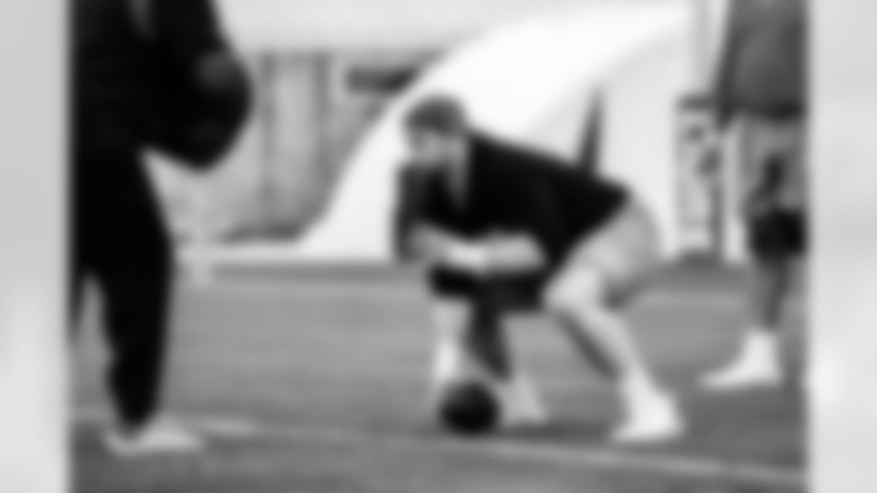 Detroit Lions center Frank Ragnow (77) during a morning workout at the Lions training facility in Allen Park, MI on May 11, 2022. (Jeff Nguyen/Detroit Lions)