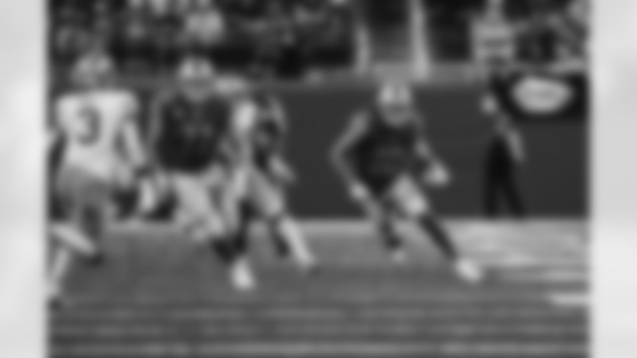 Detroit Lions tight end T.J. Hockenson (88) and Detroit Lions center Frank Ragnow (77) during a NFL football game against the San Francisco 49ers on Sunday, September 12, 2021 in Detroit, MI. (Jeff Nguyen/Detroit Lions).