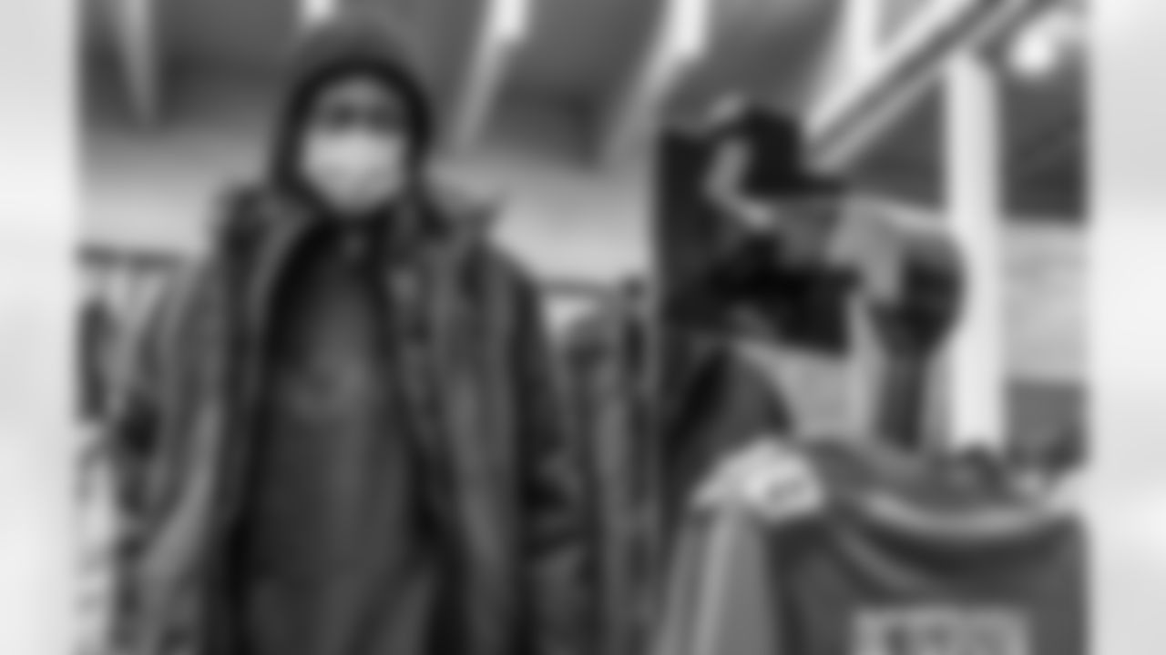 111720_DLA_CoatDrive_008