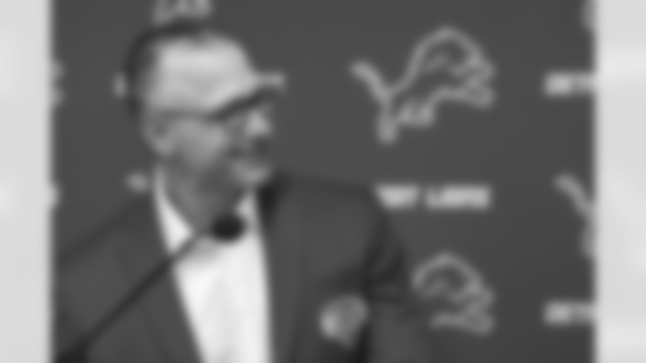 Detroit Lions Legend and 2021 Pride of the Lions Inductee Chris Spielman gives a speech at the 2021 Pride of the Lions Dinner, as part of Homecoming Weekend presented by MGM.