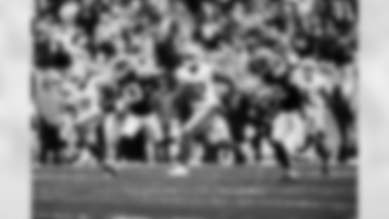 Detroit Lions running back D'Andre Swift (32) during a NFL football game against the Cleveland Browns on Sunday, November 21, 2021 in Cleveland, OH. (Jeff Nguyen/Detroit Lions).