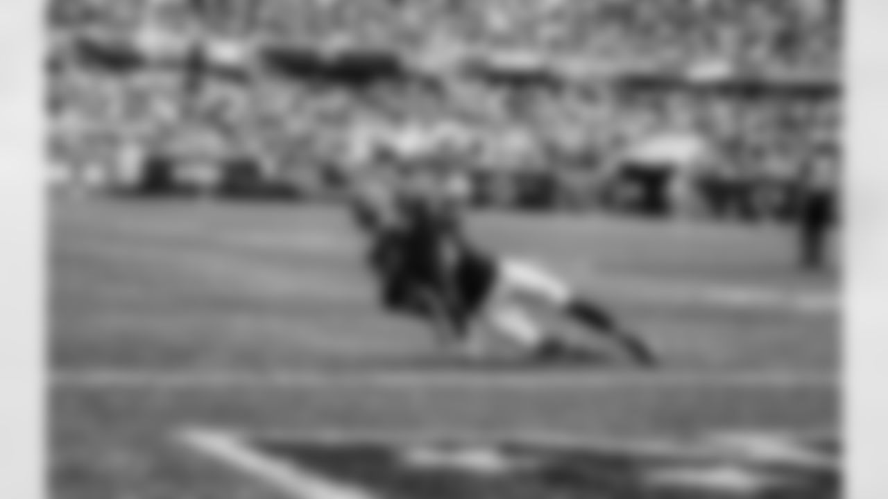 Detroit Lions wide receiver Kalif Raymond (11) scores a touchdown during a NFL football game against the Chicago Bears on October 3, 2021 in Chicago, IL. (Jeff Nguyen/Detroit Lions).