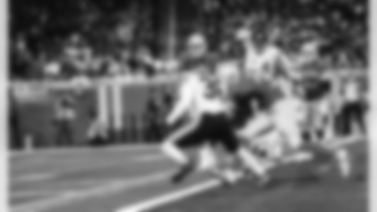 Detroit Lions running back Jamaal Williams (30) scores a touchdown during a NFL football game against the Chicago Bears on Sunday, January 1, 2023 in Detroit, MI. (Jeff Nguyen/Detroit Lions).