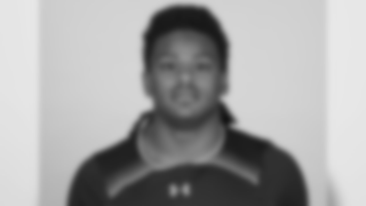 Michigan linebacker Devin Bush poses for a headshot during the 2019 Scouting Combine,Friday, Mar. 1, 2019 in Indianapolis. (Logan Bowles via AP)