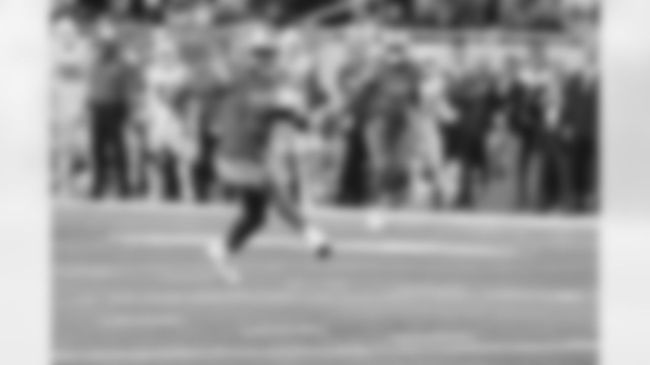 Detroit Lions wide receiver Golden Tate (15) scores on a 24-yard touchdown catch during a NFL football game against the New York Jets on Monday, Sept. 10, 2018 in Detroit. (Detroit Lions via AP).