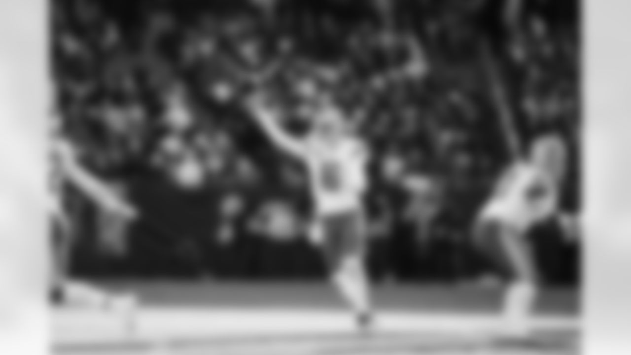 Detroit Lions quarterback Jared Goff (16) during a NFL football game against the Chicago Bears on Sunday, November 13, 2022 in Chicago, IL. (Jeff Nguyen/Detroit Lions).