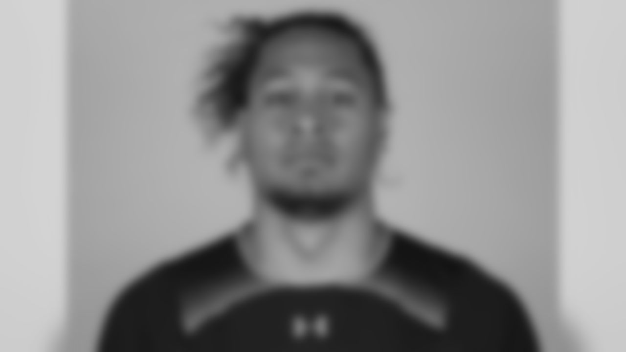 Hawaii linebacker Jahlani Tavai poses for a headshot during the 2019 Scouting Combine,Friday, Mar. 1, 2019 in Indianapolis. (Logan Bowles via AP)