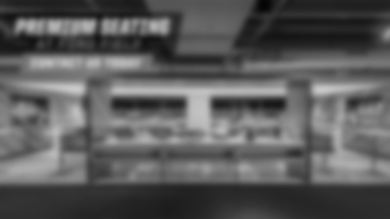 premium-seating-banner2
