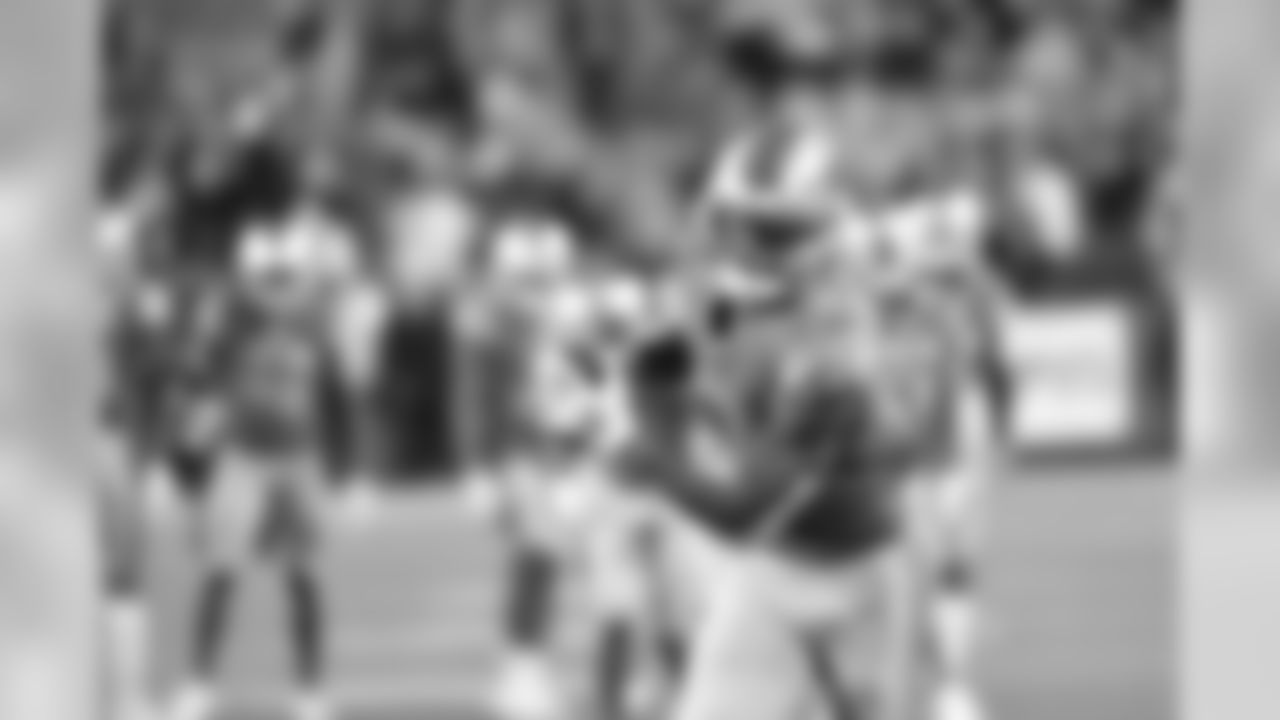Detroit Lions wide receiver Kenny Golladay (19) warms up before a NFL football game against the Green Bay Packers Monday, Oct. 14, 2019 in Green Bay, Wis. (Detroit Lions via AP).
