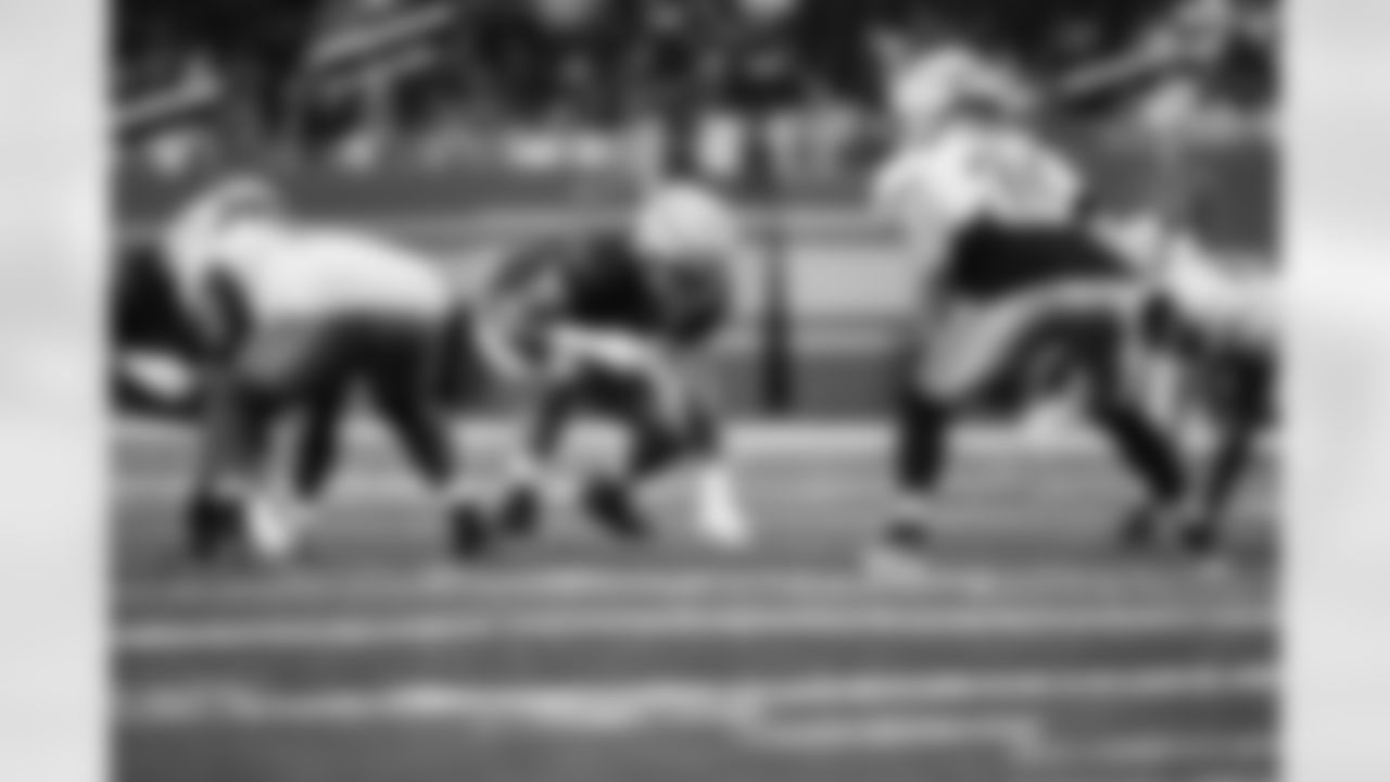 Detroit Lions tackle Dan Skipper (70) during Lions Family Fest practice at Ford Field in Detroit, MI on August 6, 2022. (Jeff Nguyen & Josh Mandujano/Detroit Lions)