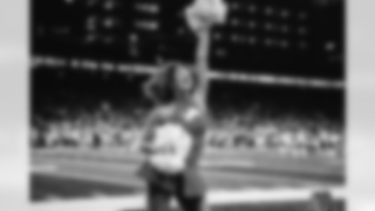 Detroit Lions Cheerleaders during a NFL football game against the Chicago Bears on Thursday, November 24, 2021 in Detroit, MI. (Mike Ferdinande/Detroit Lions).