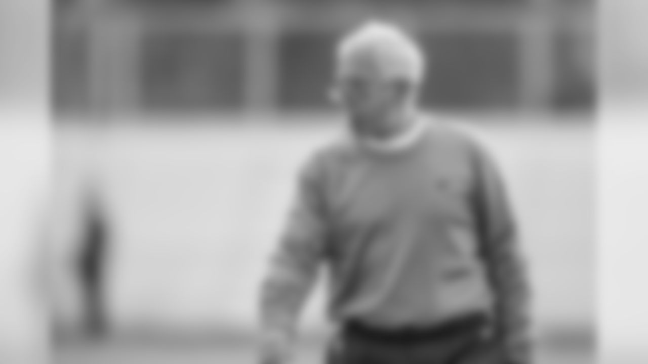 Detroit Lions defensive coordinator Paul Pasqualoni during practice at the Detroit Lions training facility Thursday, Oct. 24, 2019 in Allen Park, Mich. (Detroit Lions via AP)