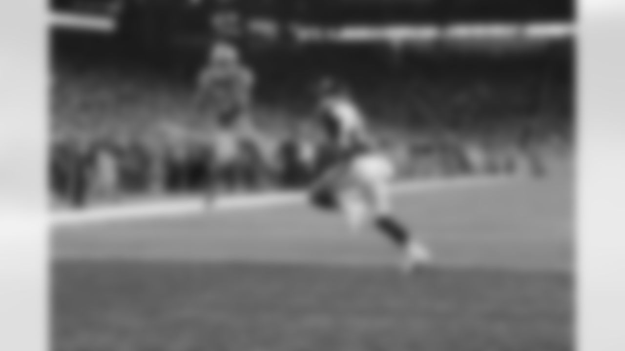 3-yard catch, Week 15 at Chicago