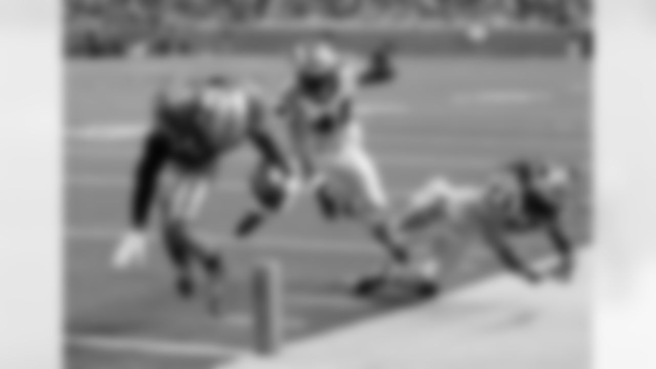 Nov. 20, 2011: Lions 49, Panthers 35