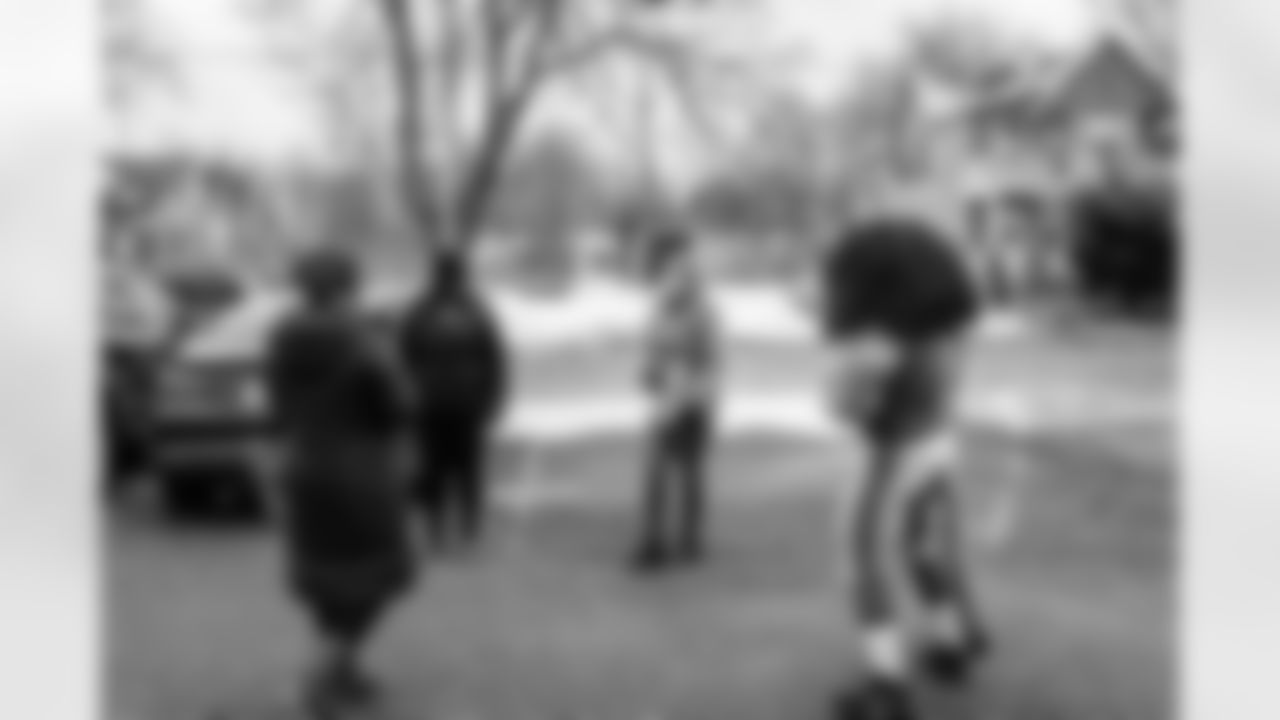 012521 OHFC Kit Dropoff-Detroit_010