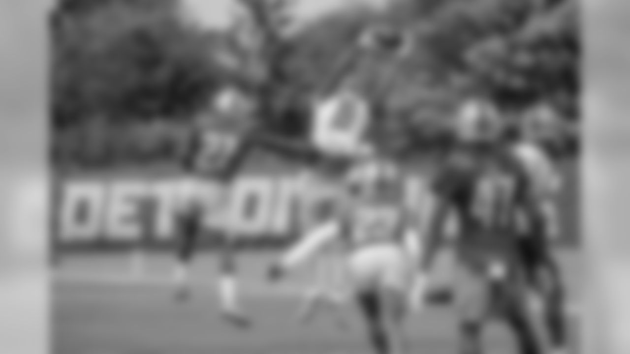 Detroit Lions wide receiver Kenny Golladay (19) catches a touchdown pass during Day 15 of 2019 Detroit Lions Training Camp presented by Rocket Mortgage on Tuesday, Aug. 13, 2019 in Allen Park, Mich. (Detroit Lions via AP)