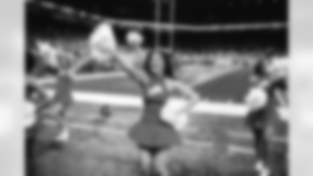 Detroit Lions Cheerleaders during a NFL football game against the Chicago Bears on Thursday, November 24, 2021 in Detroit, MI. (Mike Ferdinande/Detroit Lions).