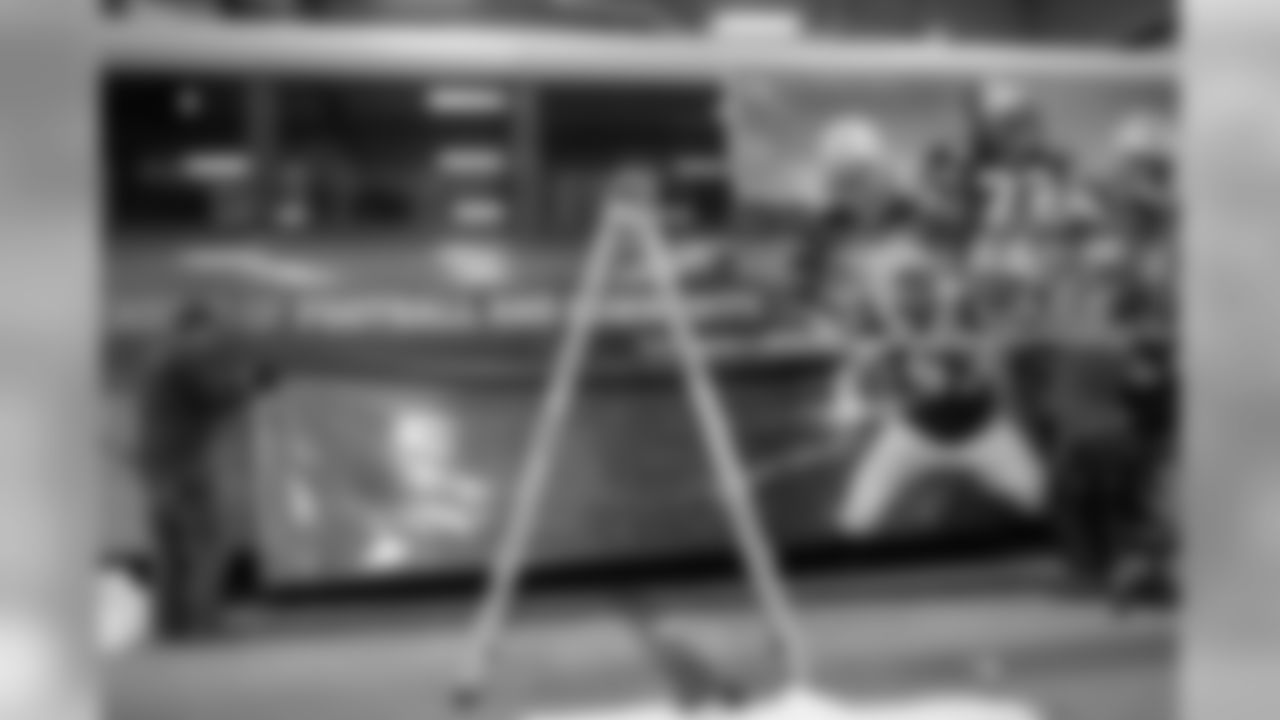 190408-tailgate-tour-bus-wrap-15