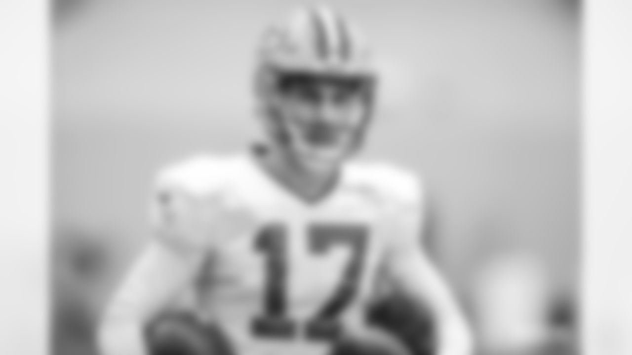 221130-evan-practice-gallery-2560032