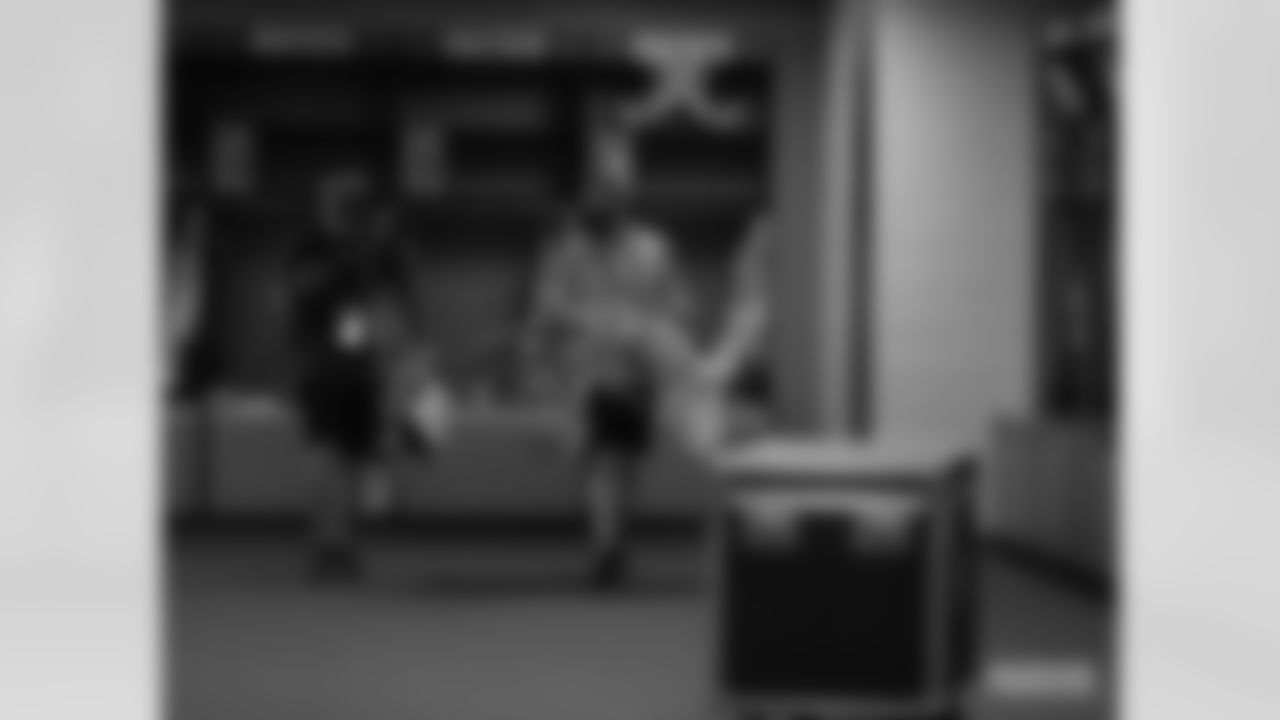 210926-locker-room-gallery-256022