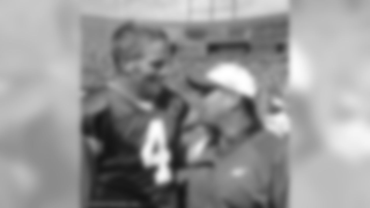Brett Favre and Eagles Offensive Coordinator Marty Mornhinweg