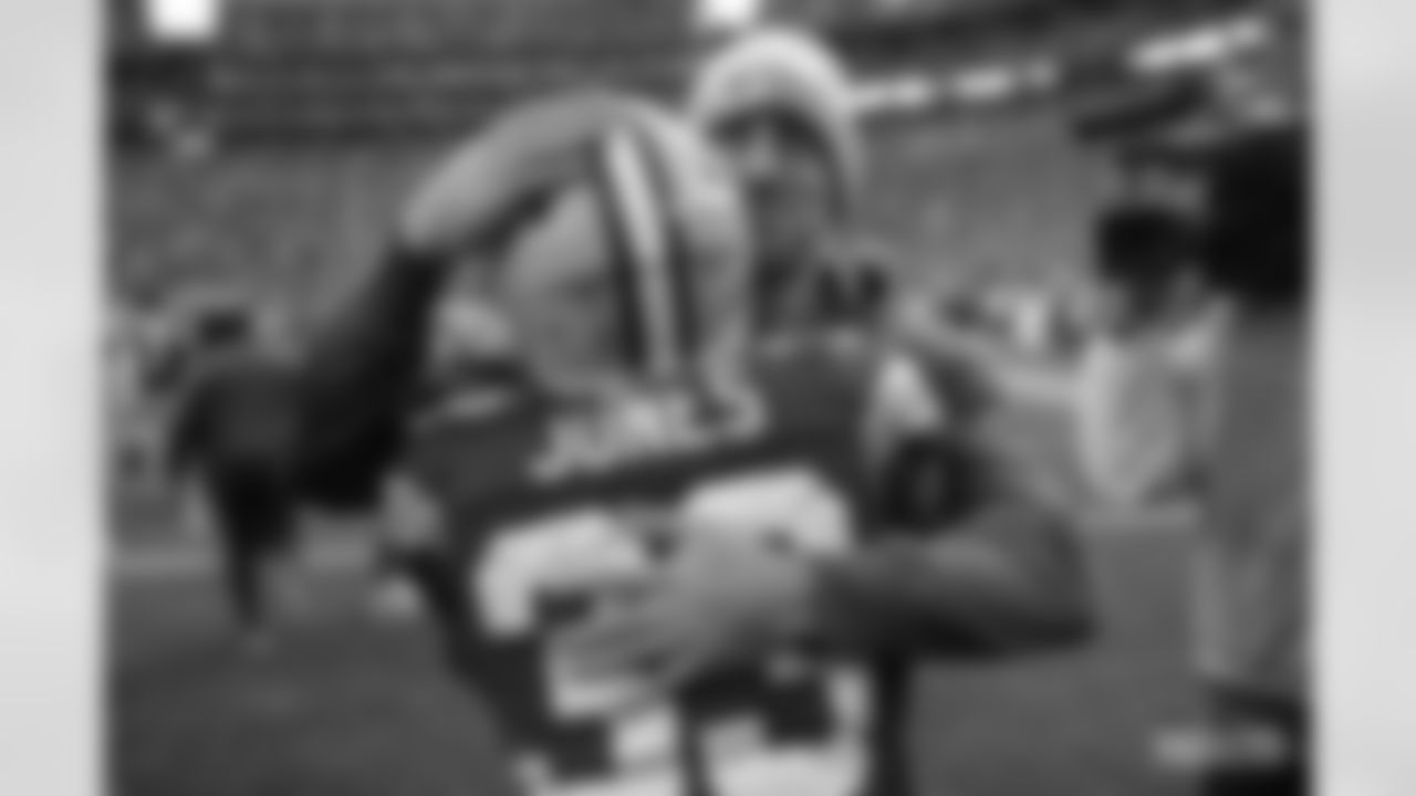 RB Aaron Jones