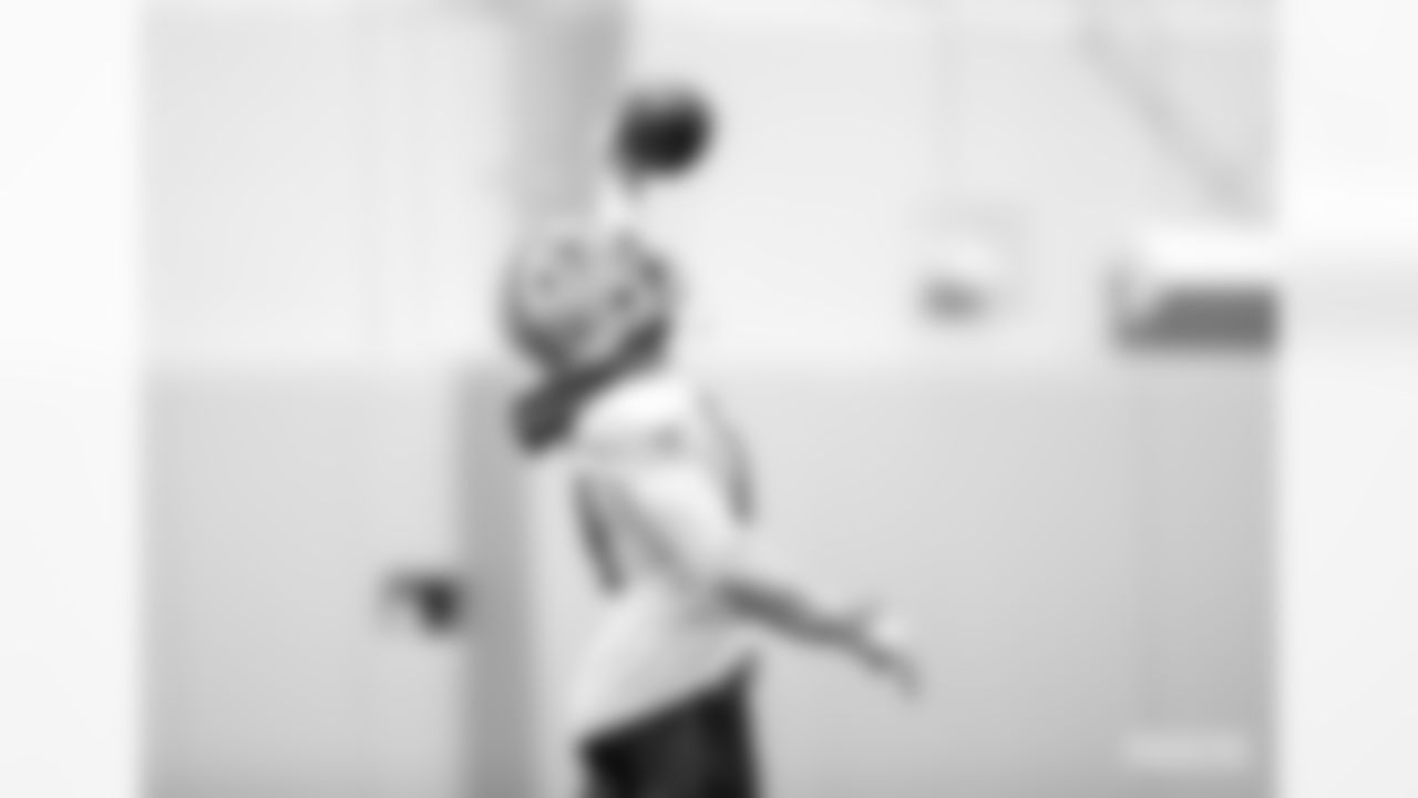221130-evan-practice-gallery-2560023