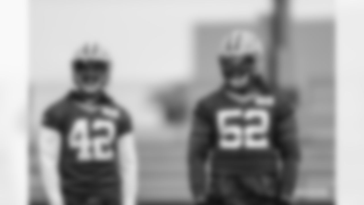 LBs Oren Burks & Rashan Gary