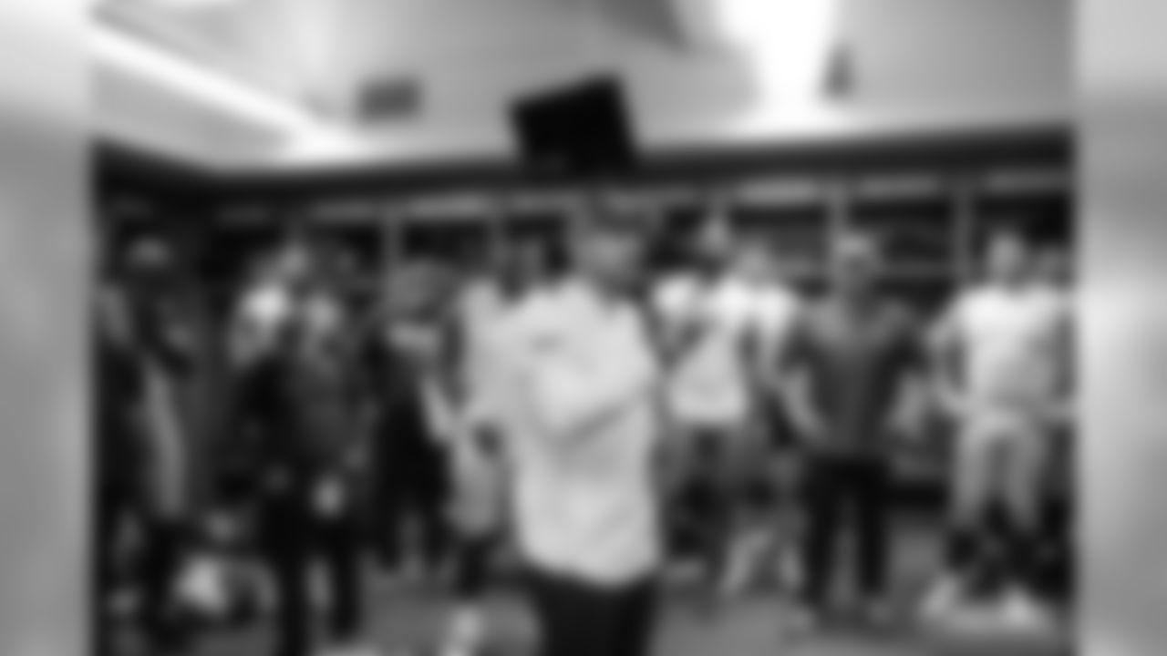 191230-locker-room-pass-lions-15