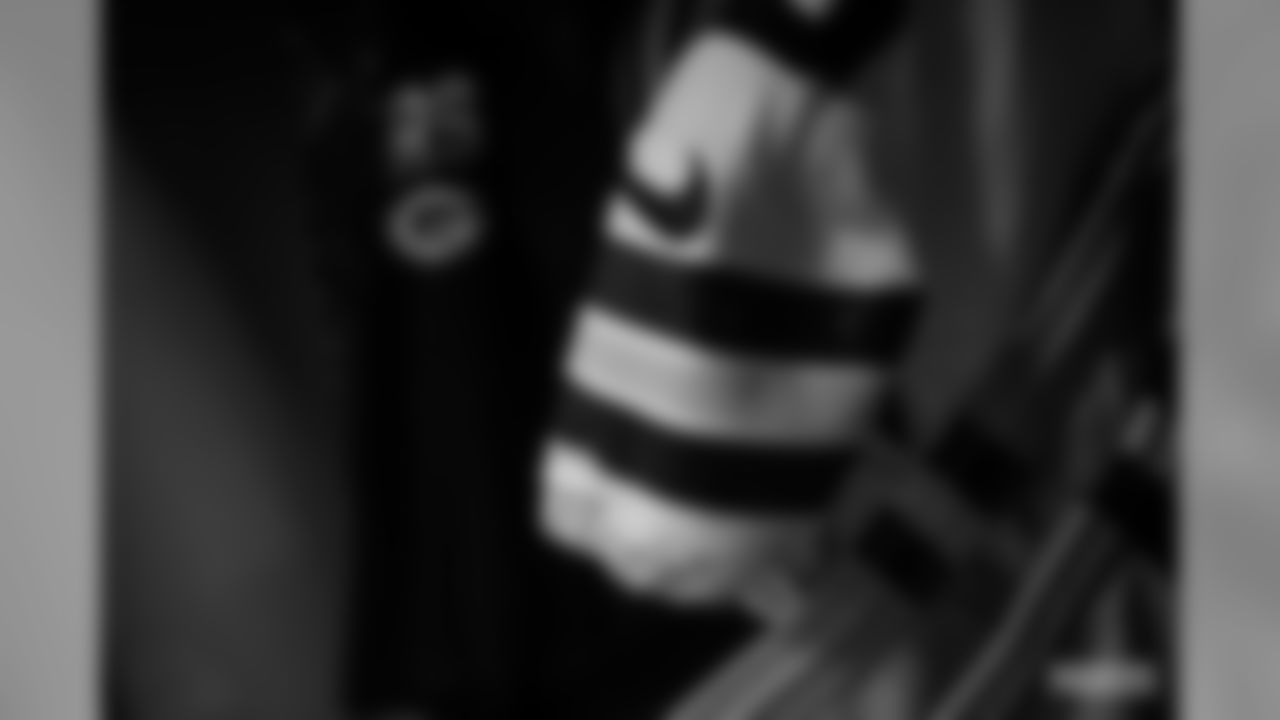 191201-packers-locker-room-bobber-WM-27