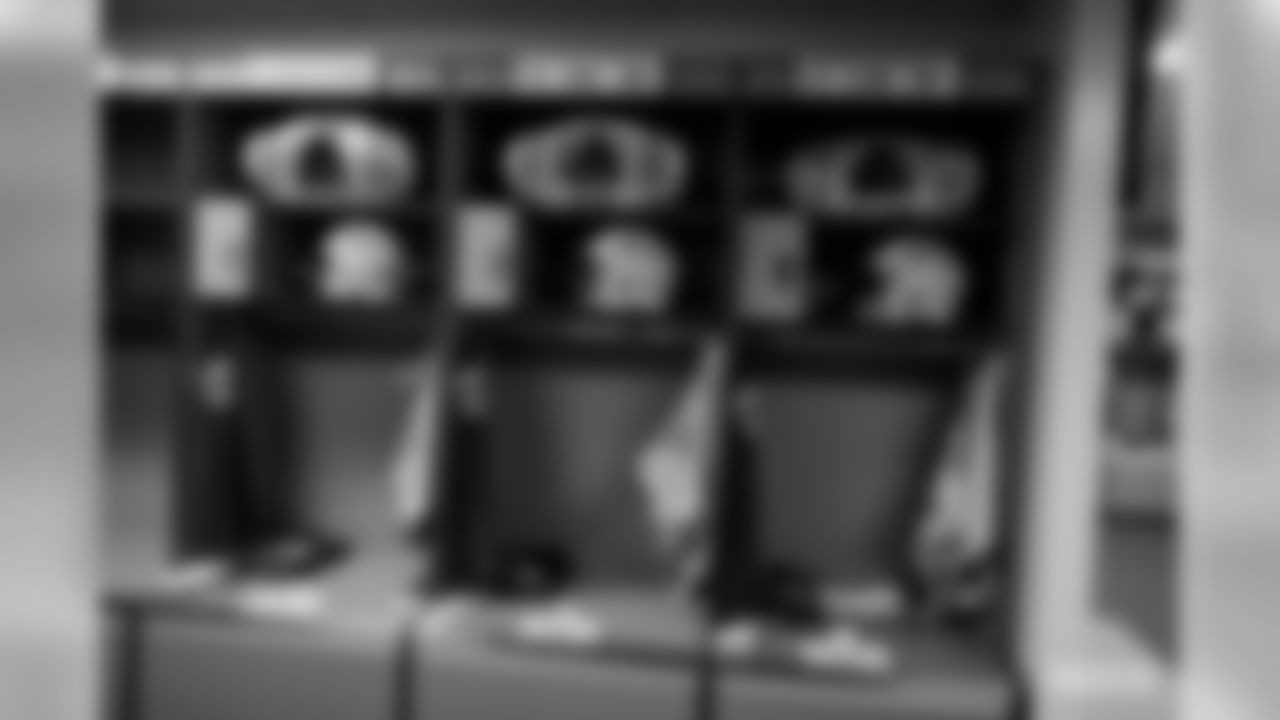 200119-locker-room-bobber-WM-021
