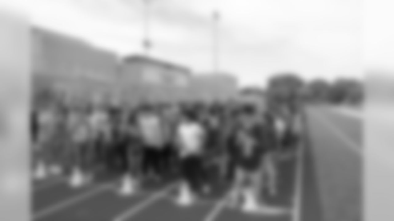 190917-football-outreach-09