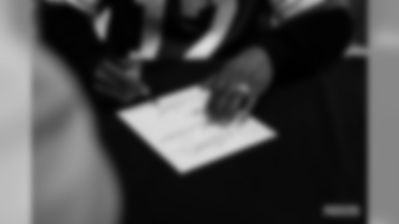 191216-salvation-army-signings-59