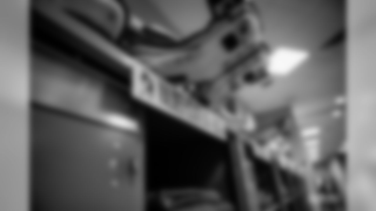191201-packers-locker-room-bobber-WM-2