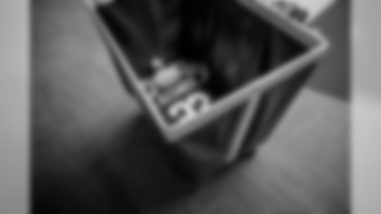 181111-locker-room-bobber-10