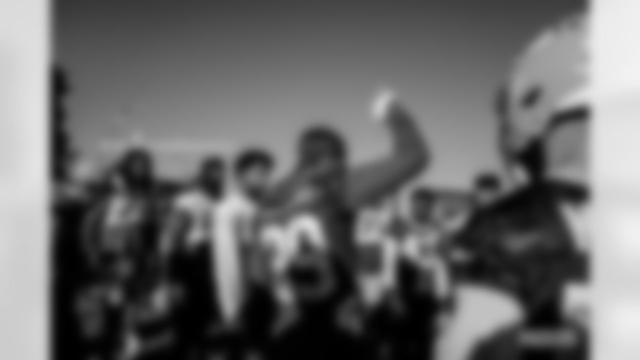 221125-evan-gallery-2560064