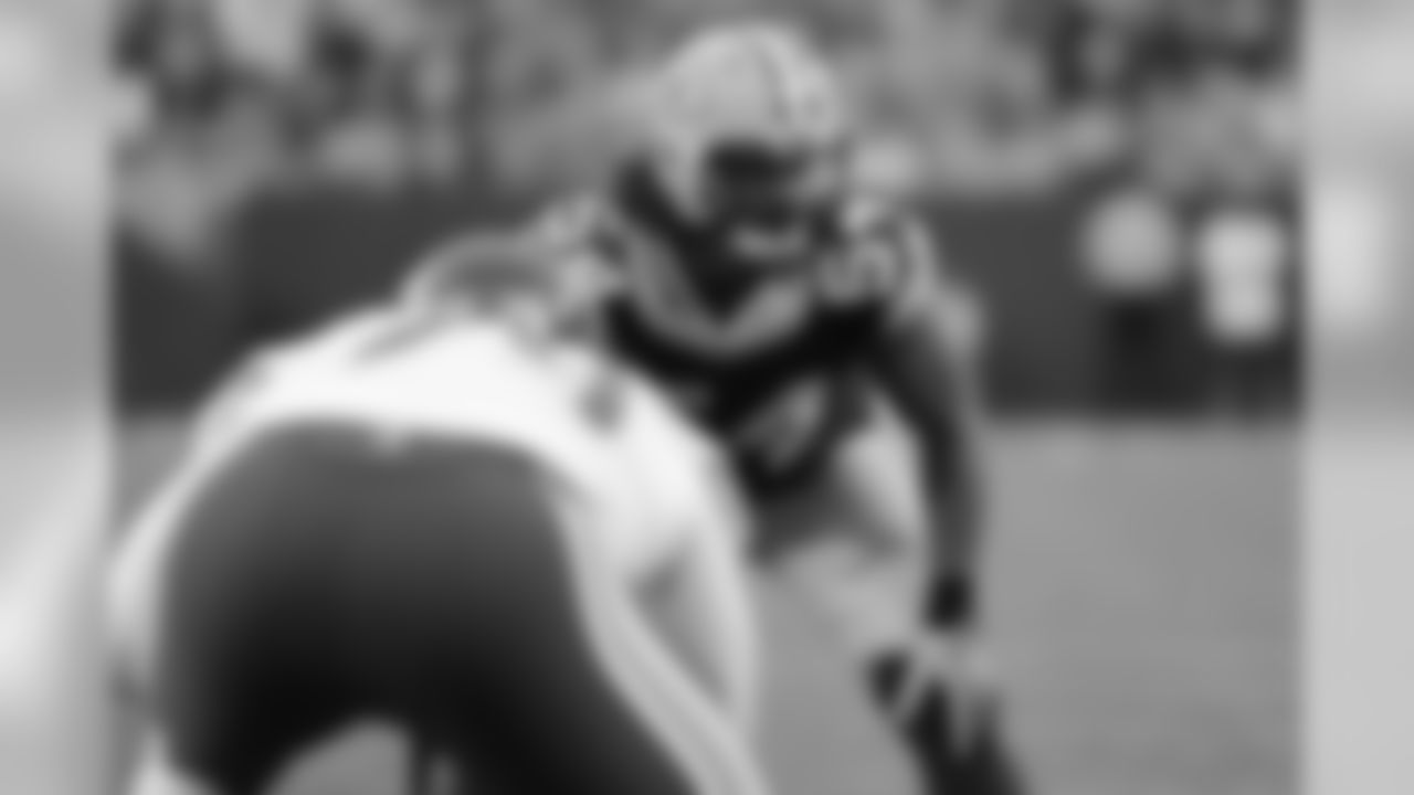 Carl Bradford, LB #54
