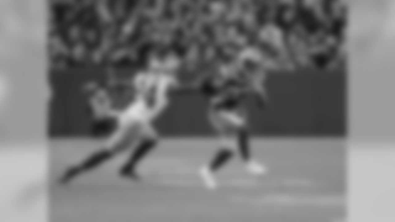 Green Bay Packers against the San Francisco 49ers during Monday night's game at Lambeau Field.