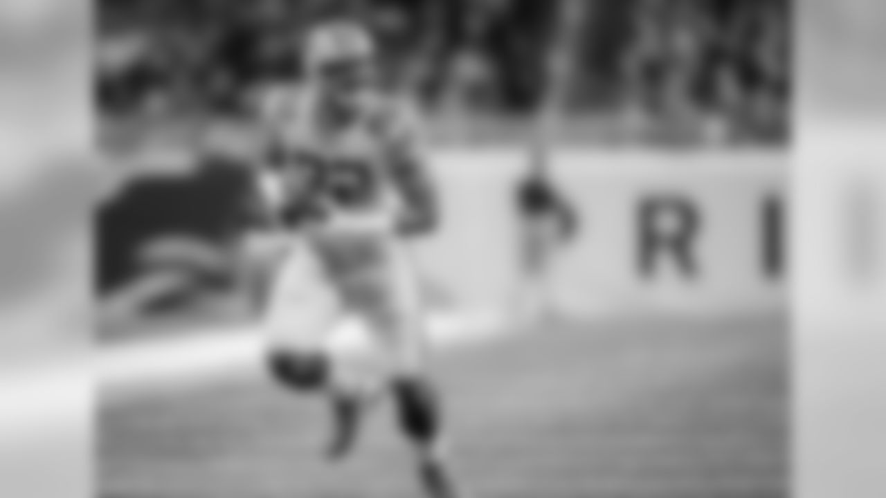 82 — TE Richard Rodgers
