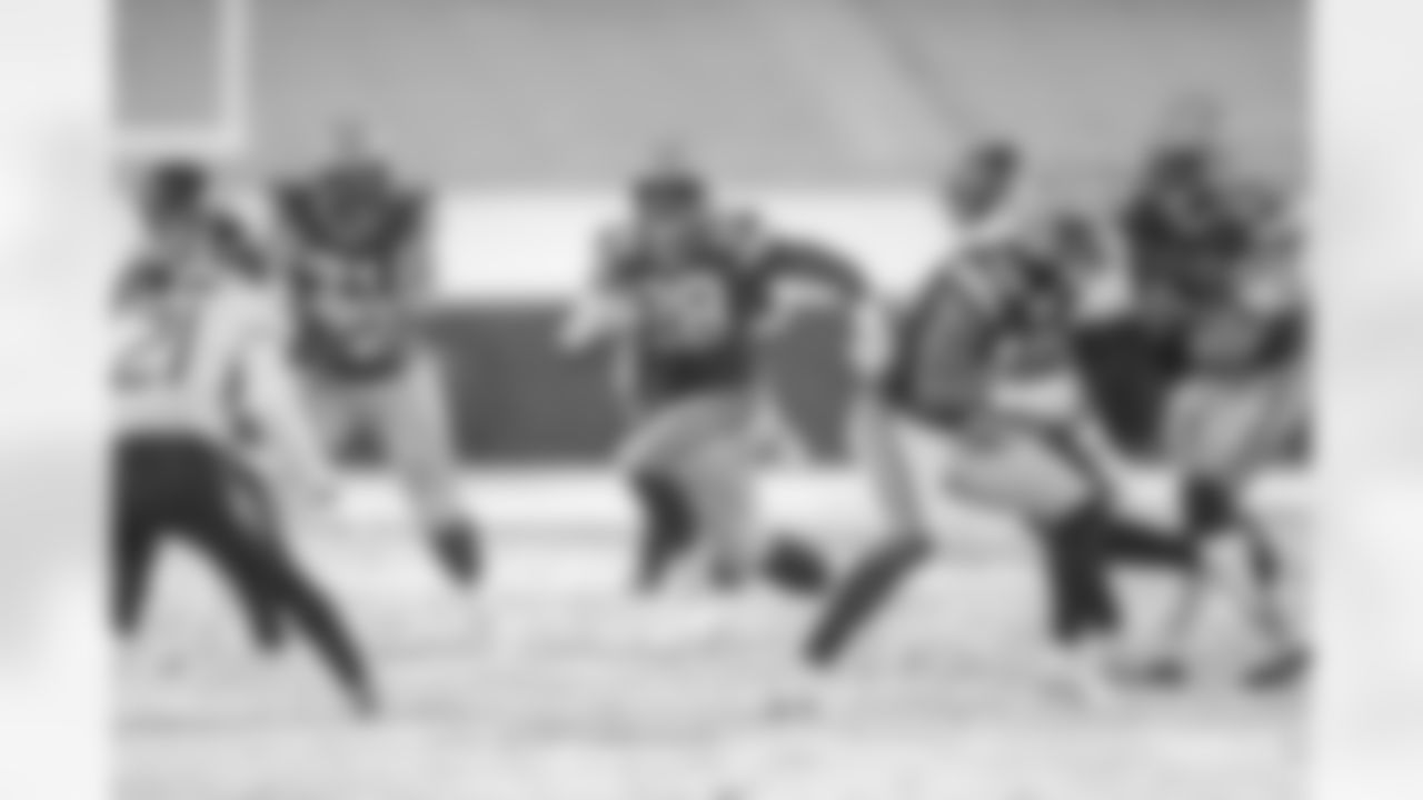 RB AJ Dillon