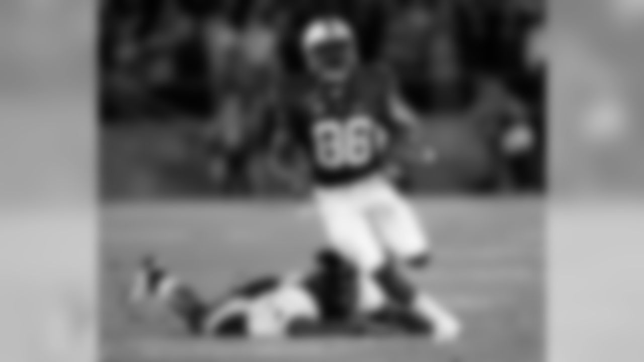 Played in 49 games for the Stanford Cardinal with 26 starts and caught 172 passes for 2,125 yards (12.4 avg.) and 15 TDs…Added 334 rushing yards and four TDs on 39 carries (8.6 avg.)