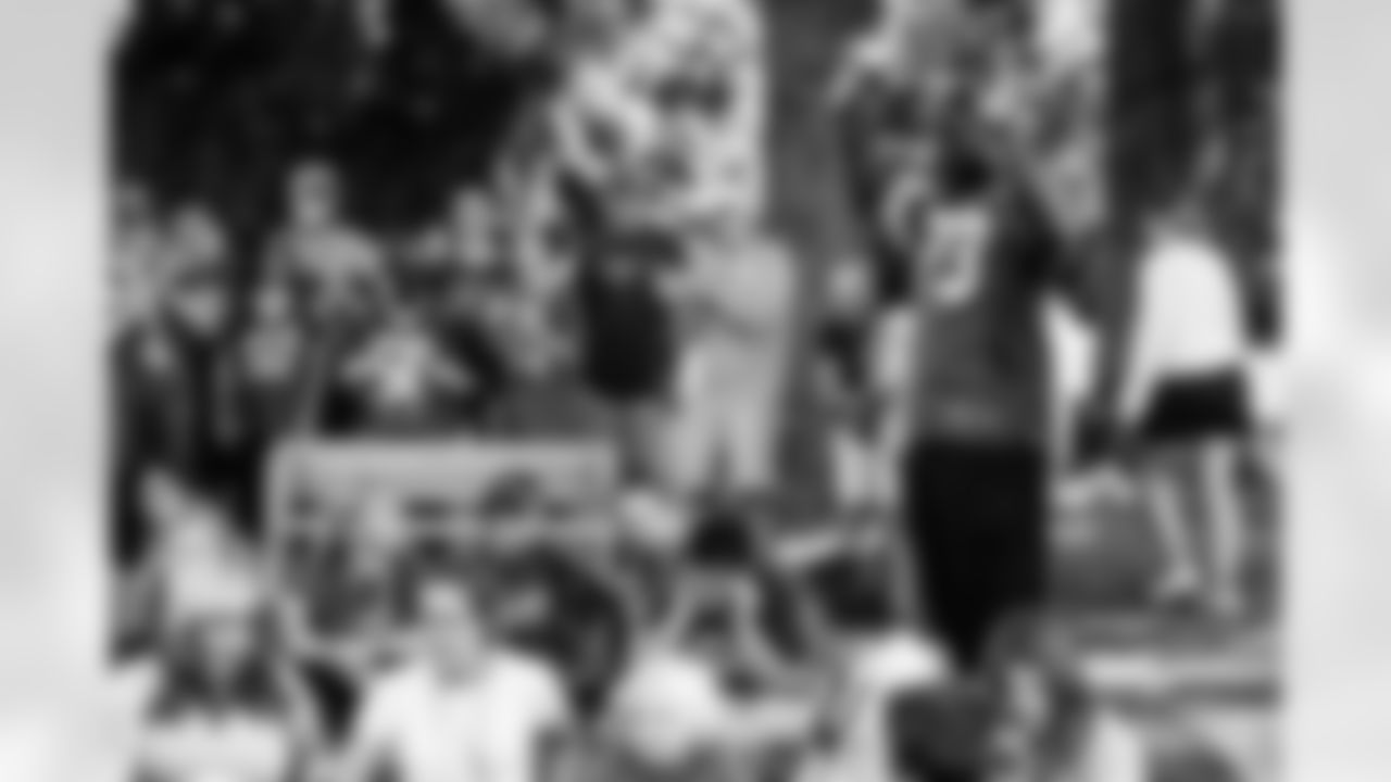 220913-football-outreach-gallery-2560051