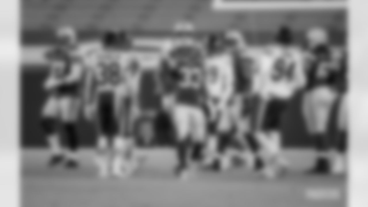 RB Aaron Jones